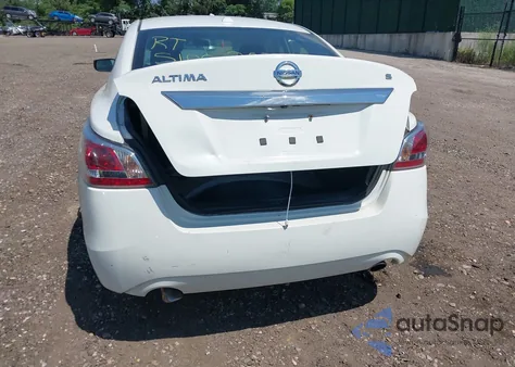 2015 Nissan Altima 2.5/2.5 S/2.5 Sl/2.5 Sv z USA, uszkodzony, nr VIN 1N4AL3AP7FN883153